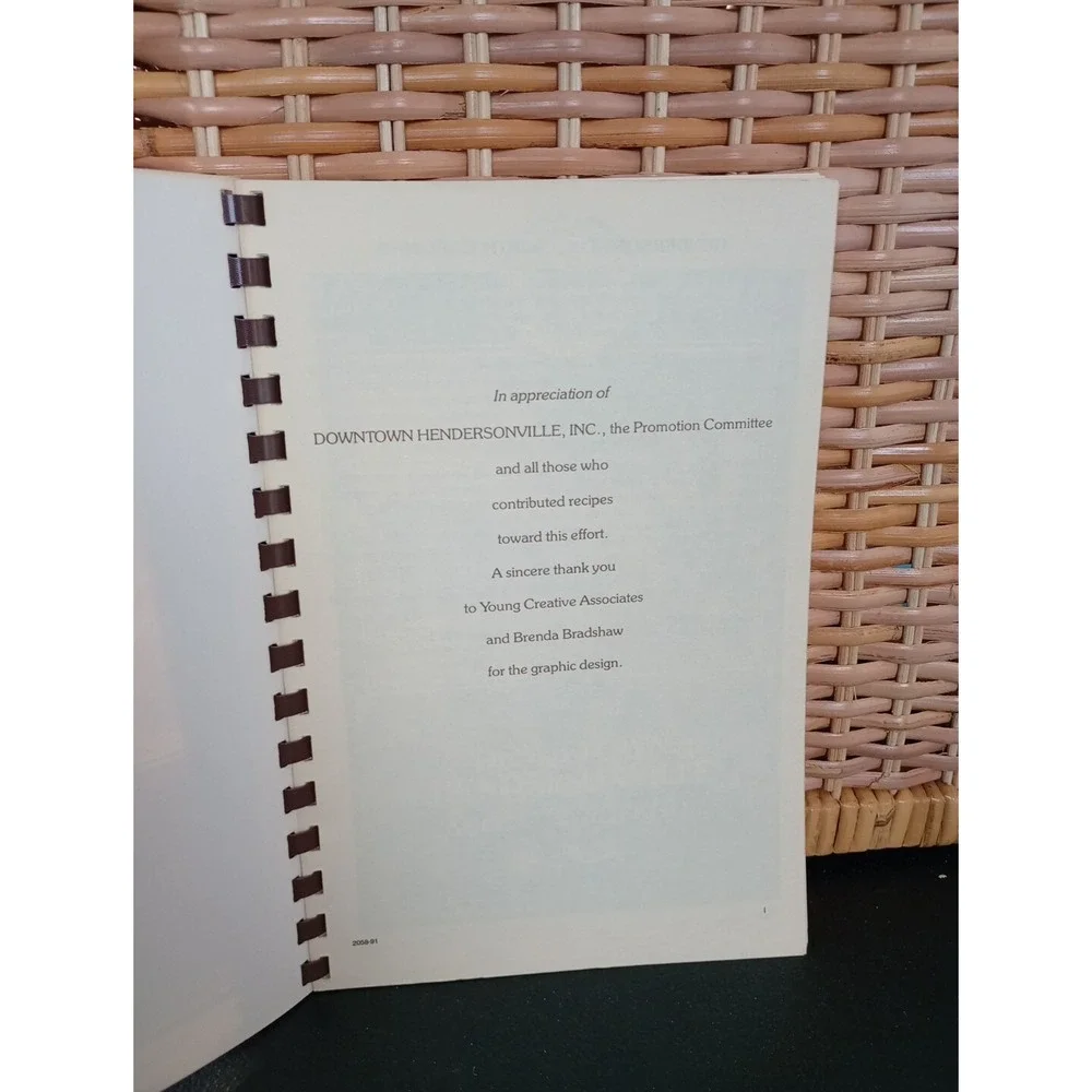 Historic‎ Downtown Hendersonville Recipe Collection 1991 NC Cookbook Spiralbound